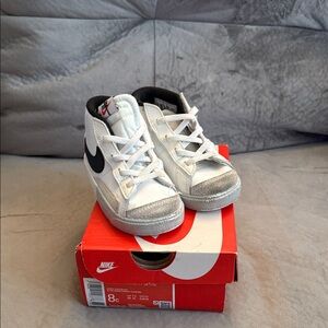 Nike Blazer Kids Sneakers - White and Silver